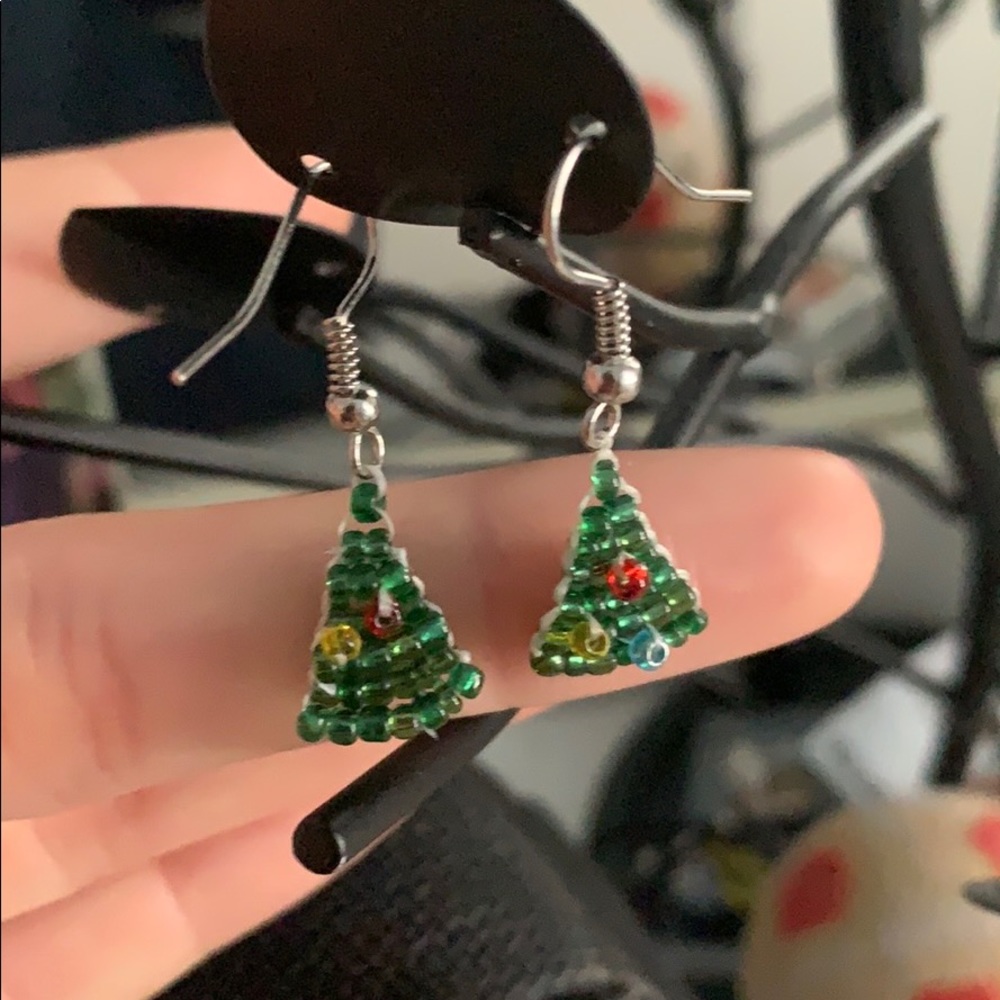 Christmas tree earrings